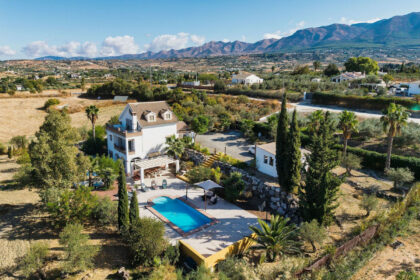 a25a9c23c0d8a91ce122a0f6d05121cc - 37