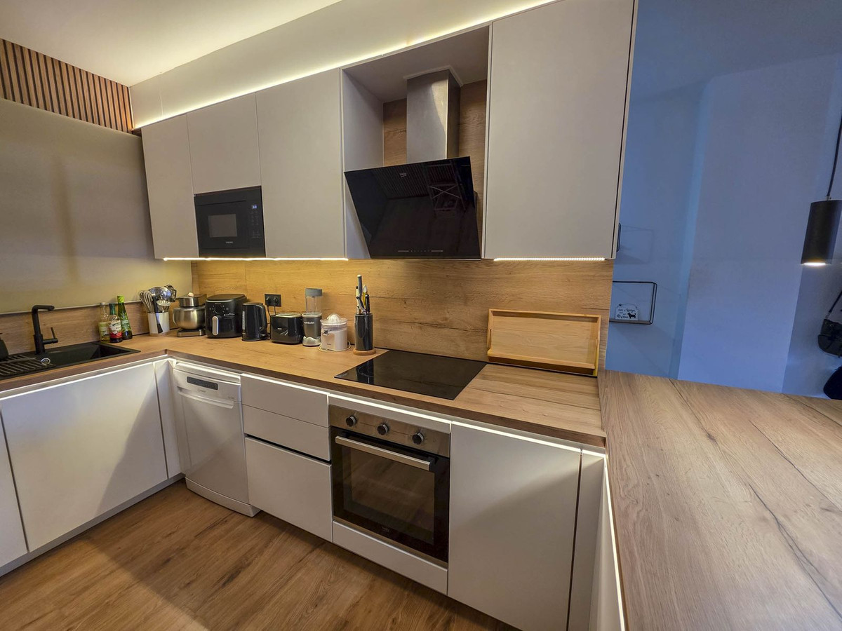 a2a7f11d3d7315857d16866cc85c8e22 - 25