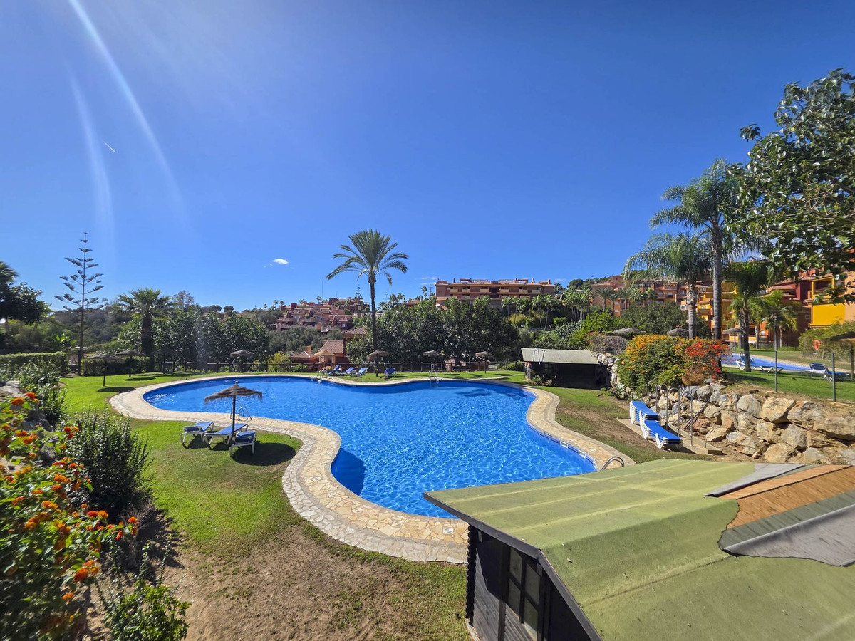 a2a7f11d3d7315857d16866cc85c8e22 - 37