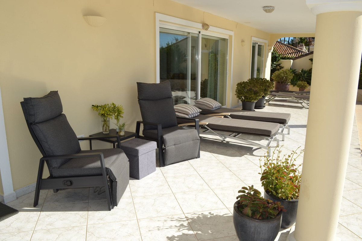 a40e3a897f1685494ba024e83099a0ab - 14