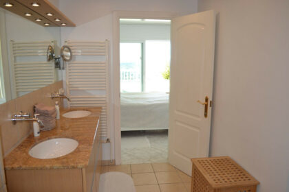 a40e3a897f1685494ba024e83099a0ab - 30