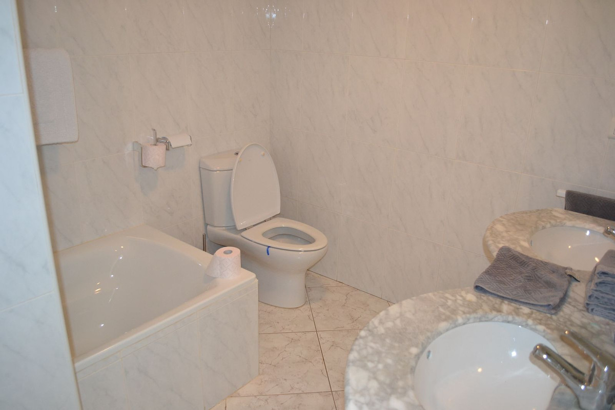 a40e3a897f1685494ba024e83099a0ab - 35