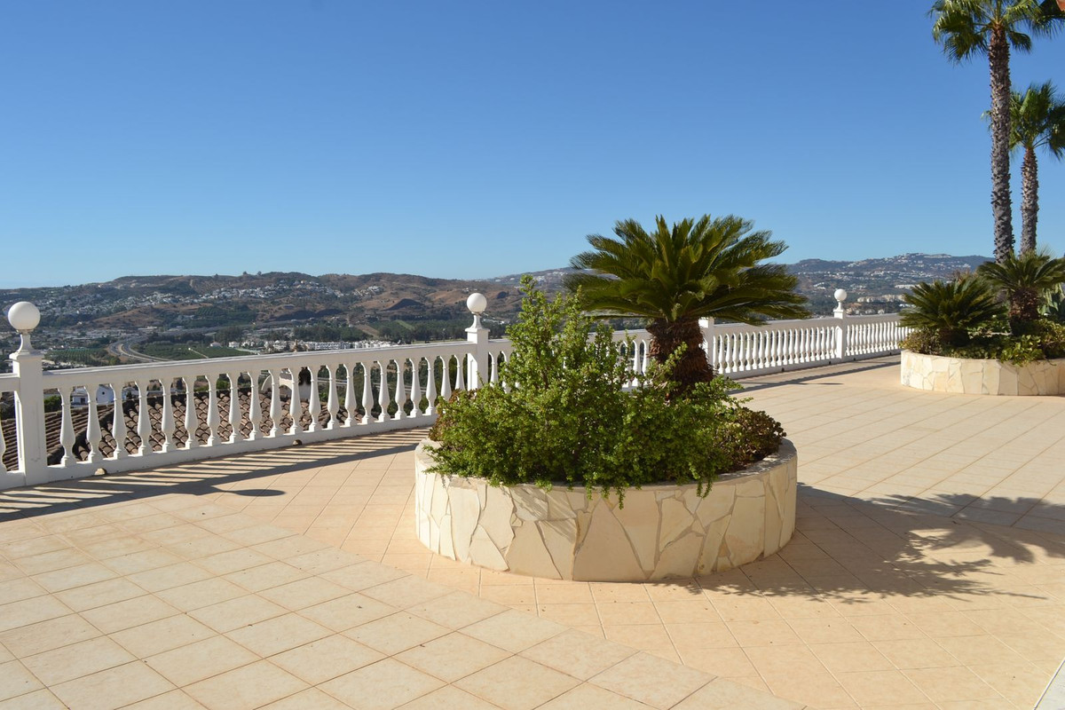 a40e3a897f1685494ba024e83099a0ab - 9