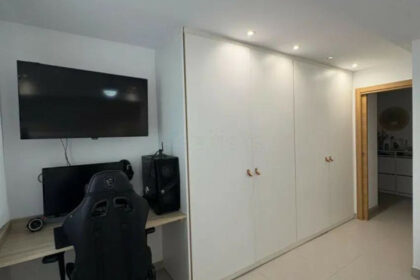 a46bbe1981421d1193b56a02ed34c127 - 10