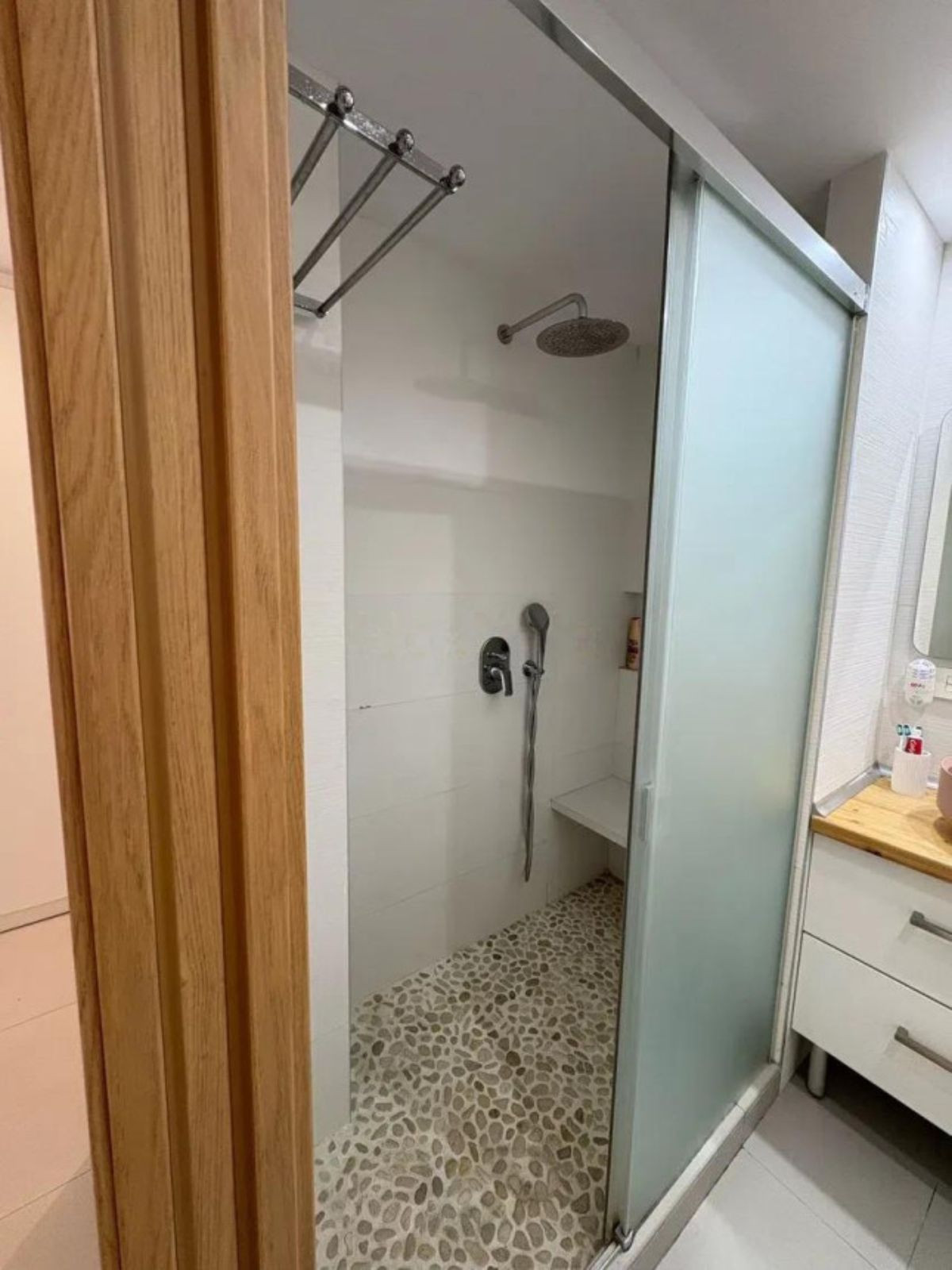 a46bbe1981421d1193b56a02ed34c127 - 18