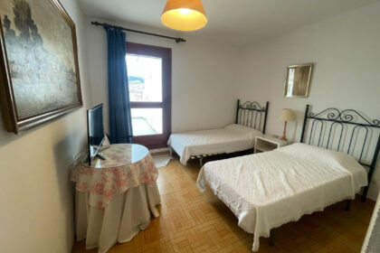 a474d4517d764e7f8cb50dfebd9ef541 - 12