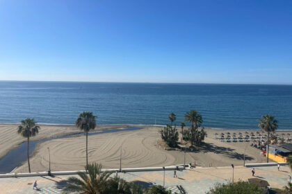 a474d4517d764e7f8cb50dfebd9ef541 - 24