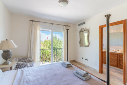 a55cee0dcbafd7754d6878573f8afa4a - 32