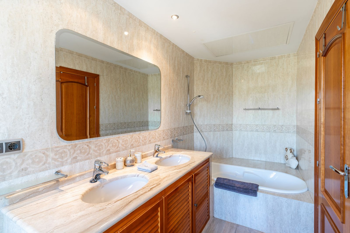 a55cee0dcbafd7754d6878573f8afa4a - 34