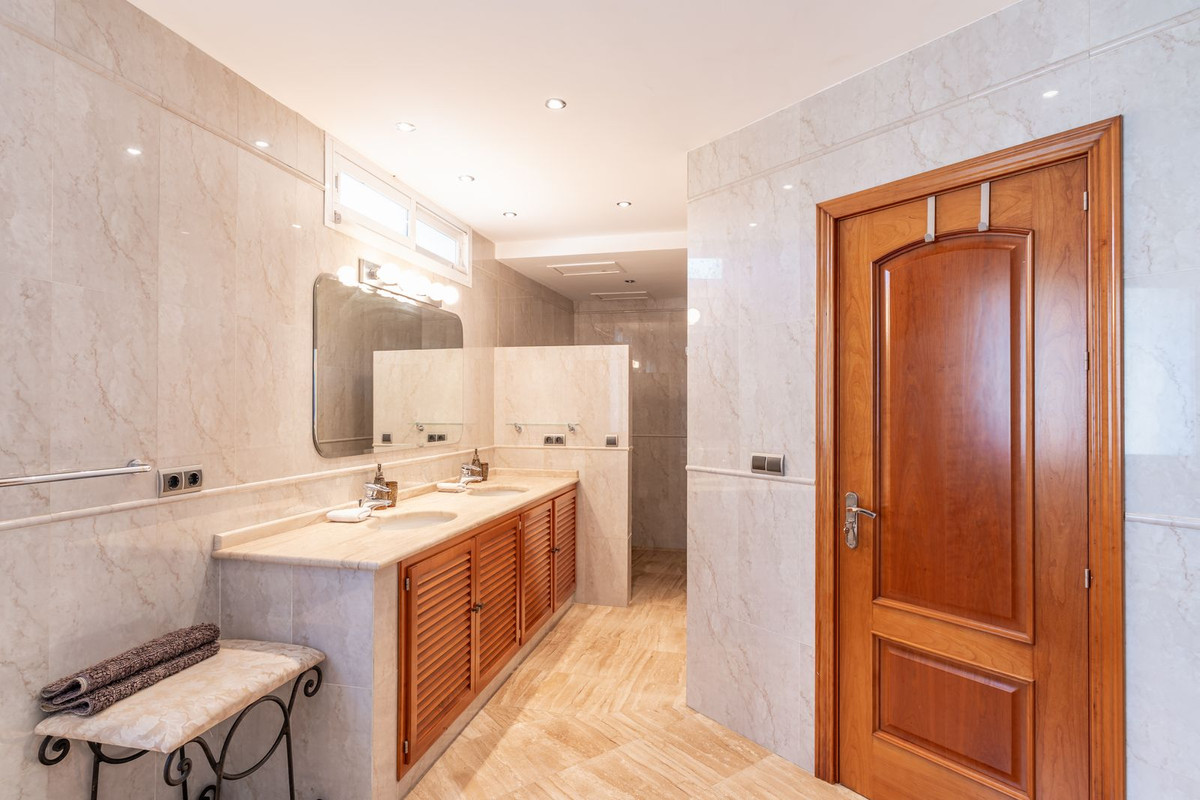 a55cee0dcbafd7754d6878573f8afa4a - 44