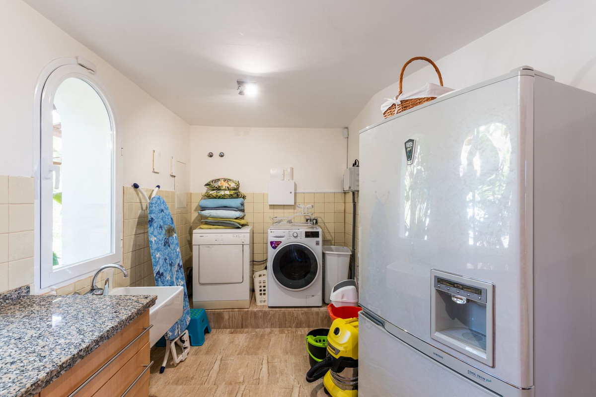 a55cee0dcbafd7754d6878573f8afa4a - 56