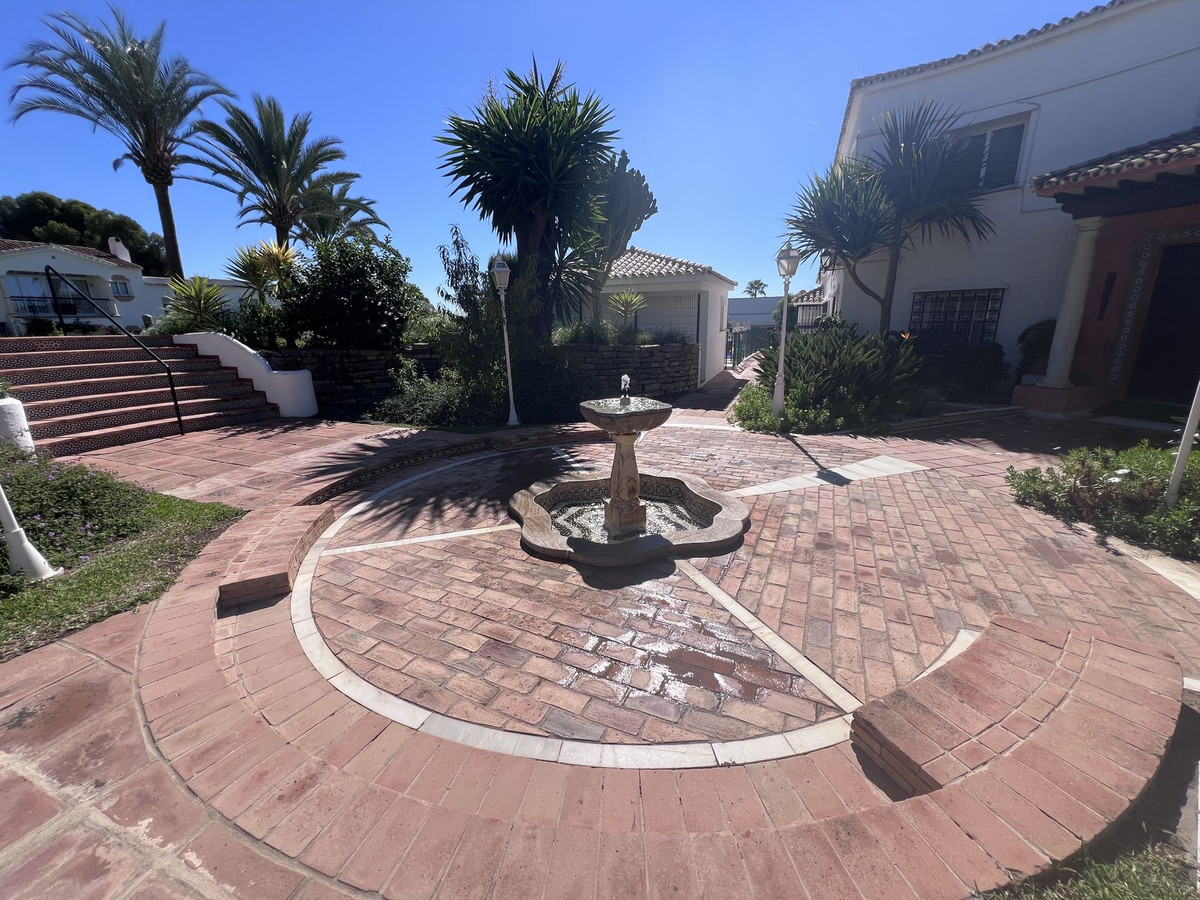 a5ac7c7d56fabe5785fc59810e4fcf20 - 14