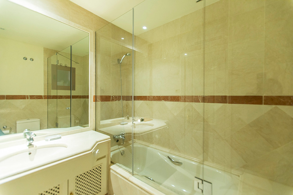 a64d5b63f2aebe2809f89308534bb90b - 10