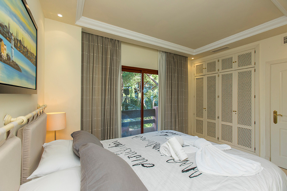 a64d5b63f2aebe2809f89308534bb90b - 11