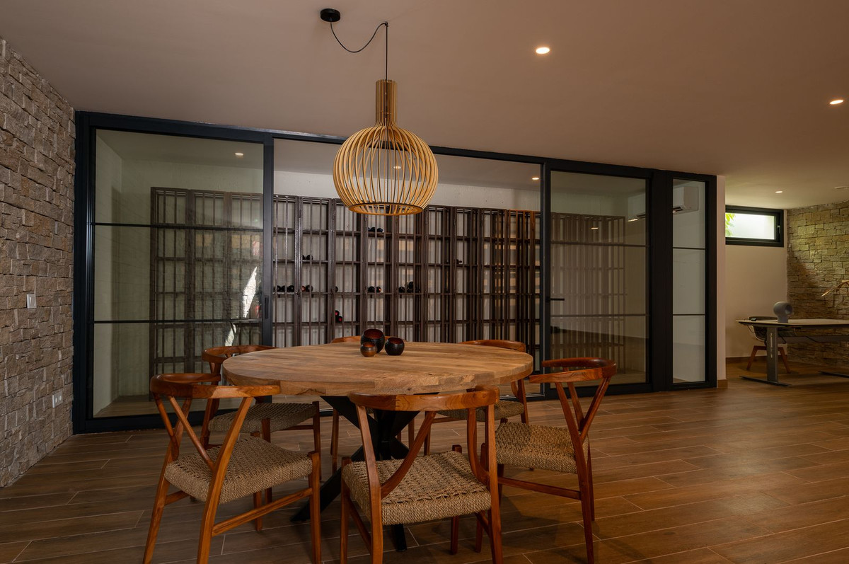 a74b679a46cc78121081728832425ac0 - 21