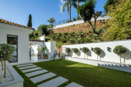 a767ad24d5457c6af573b8695ef2cbd8 - 19