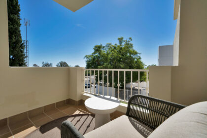 a8b914959cc32e9c77497874245e3cc8 - 18