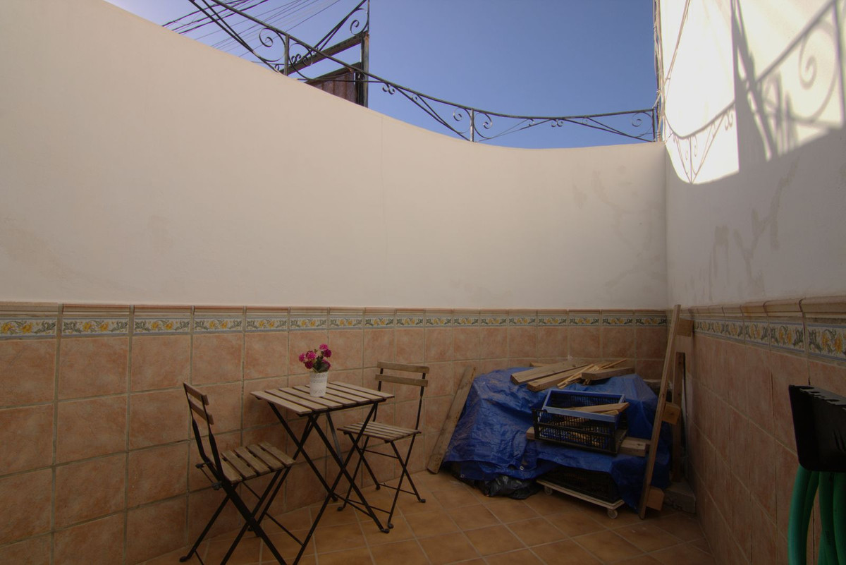 a8ebf531786c6958764546aea835fe2e - 12