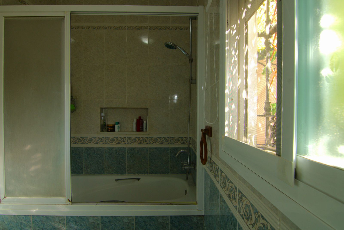 a8ebf531786c6958764546aea835fe2e - 21