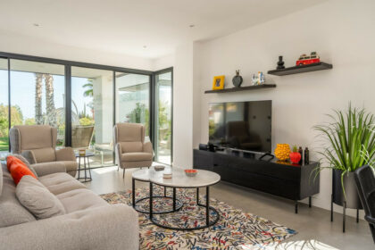 a910ed15bcce95dfeb2f5c9110060d7a - 4