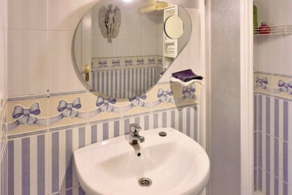 a9f628454ea0224a7b45aa681cbfbab6 - 12