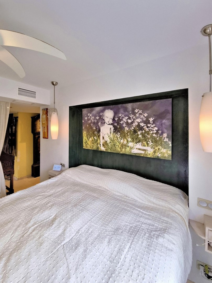 a9f628454ea0224a7b45aa681cbfbab6 - 23