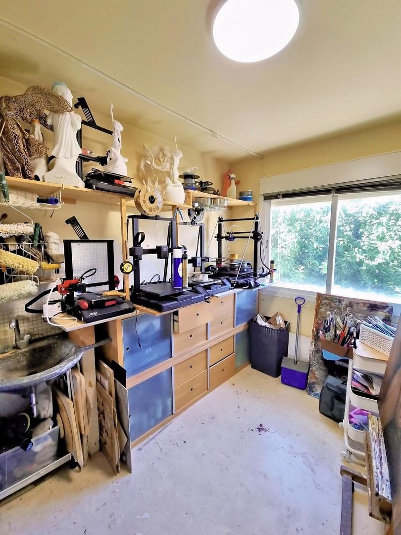 a9f628454ea0224a7b45aa681cbfbab6 - 25