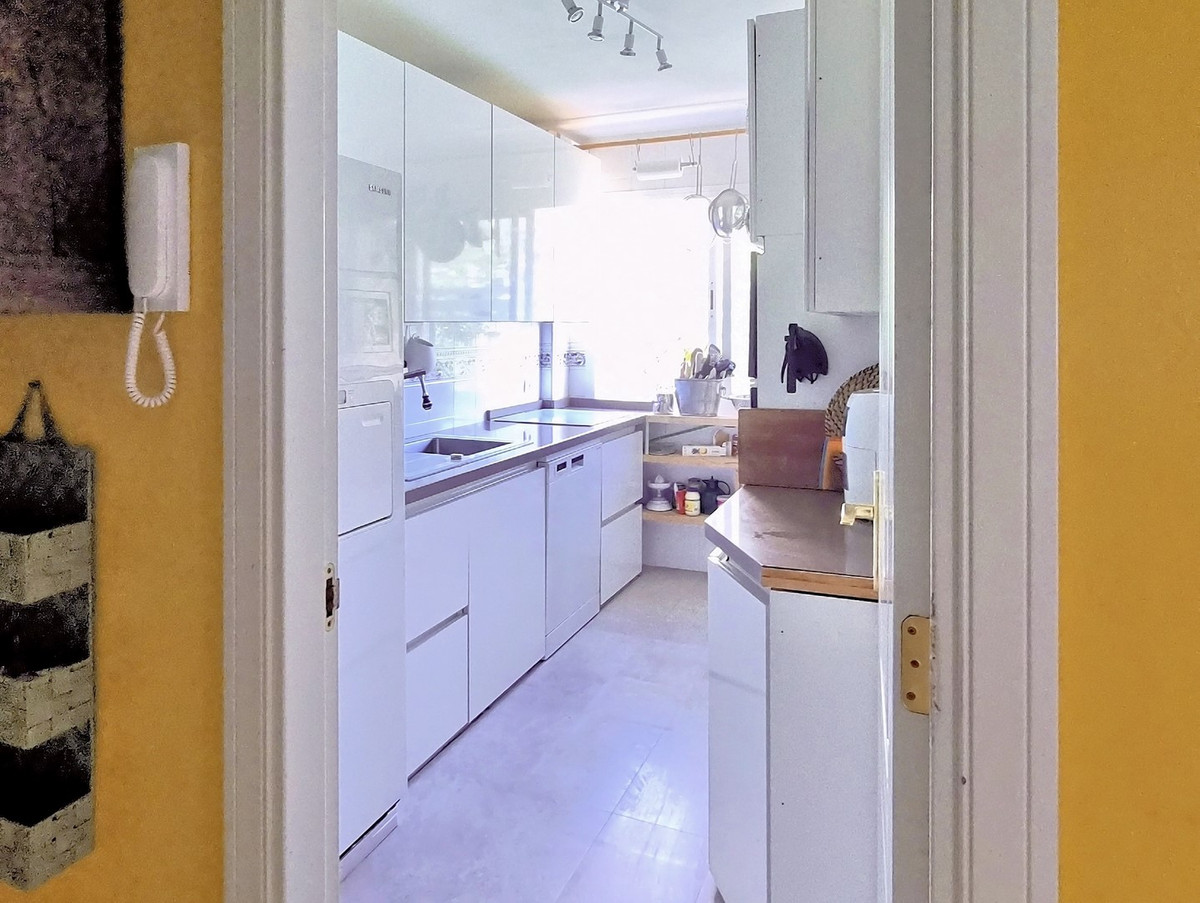 a9f628454ea0224a7b45aa681cbfbab6 - 37