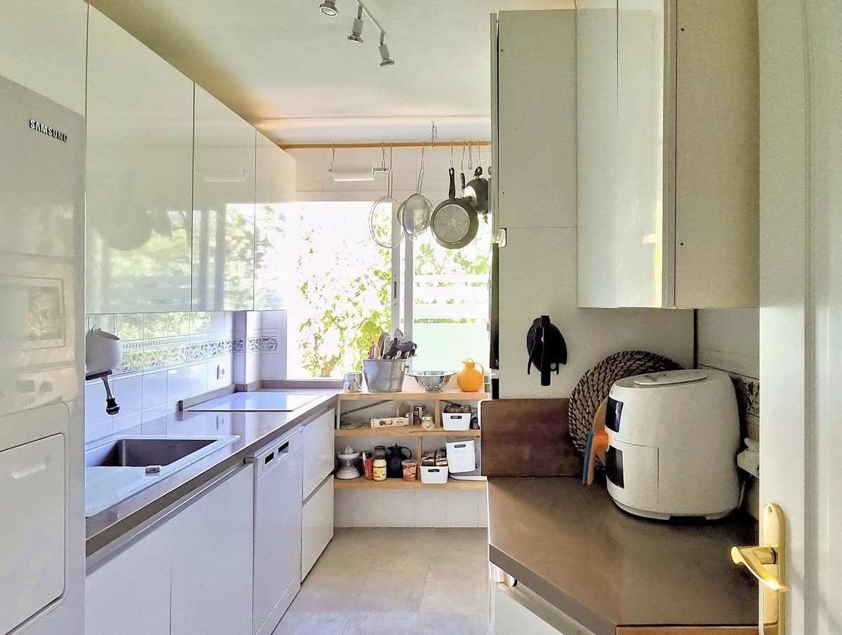 a9f628454ea0224a7b45aa681cbfbab6 - 39