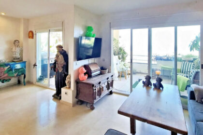 a9f628454ea0224a7b45aa681cbfbab6 - 8