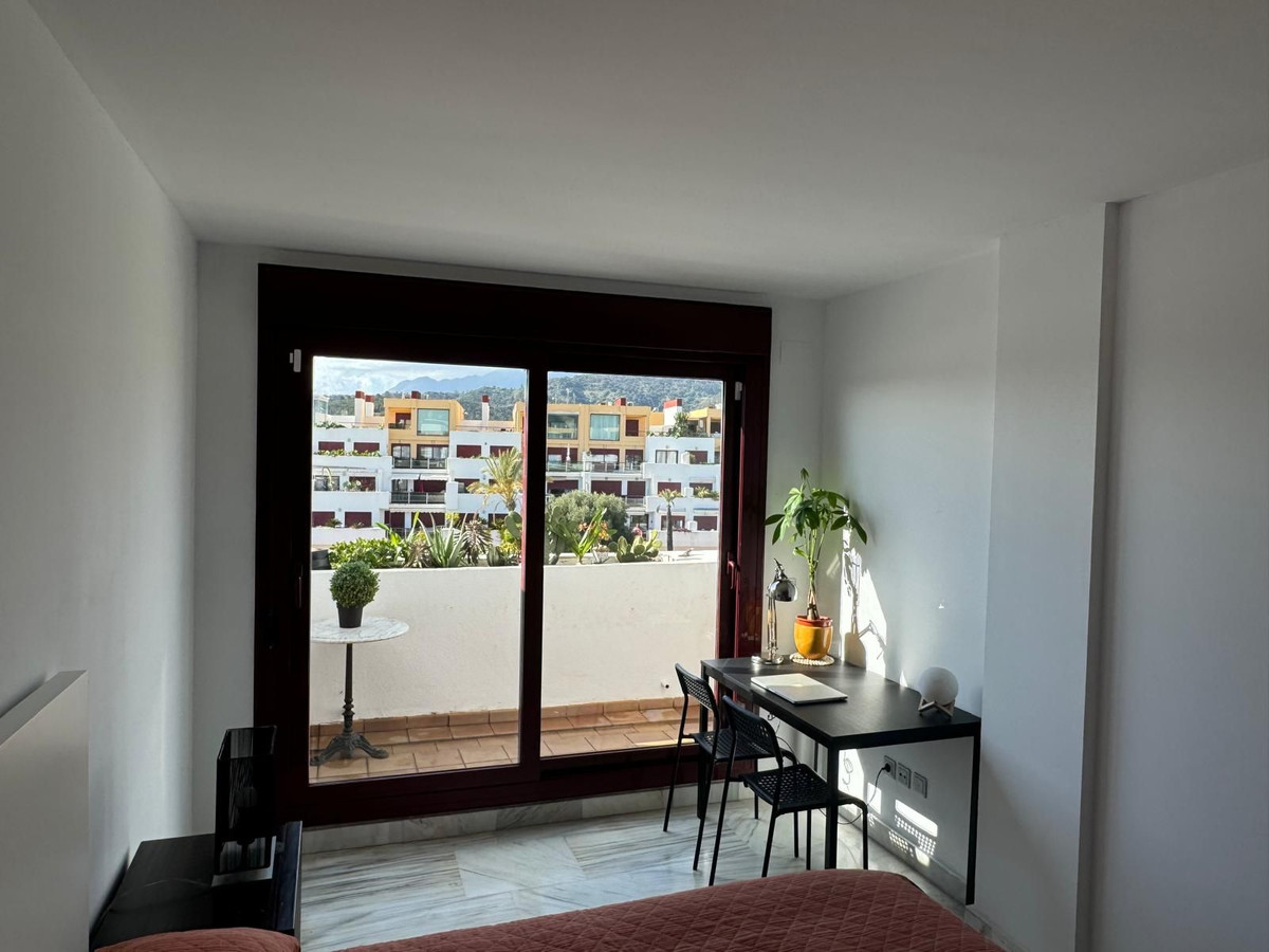 aa3f4922193795290c4d93a53d65e5e7 - 19