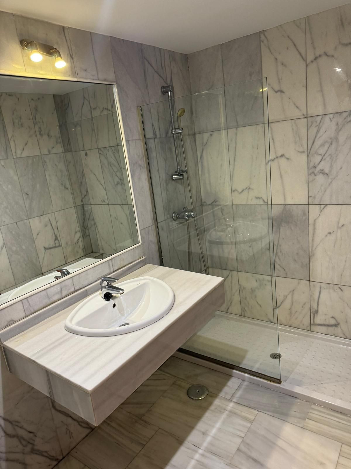 aa3f4922193795290c4d93a53d65e5e7 - 20