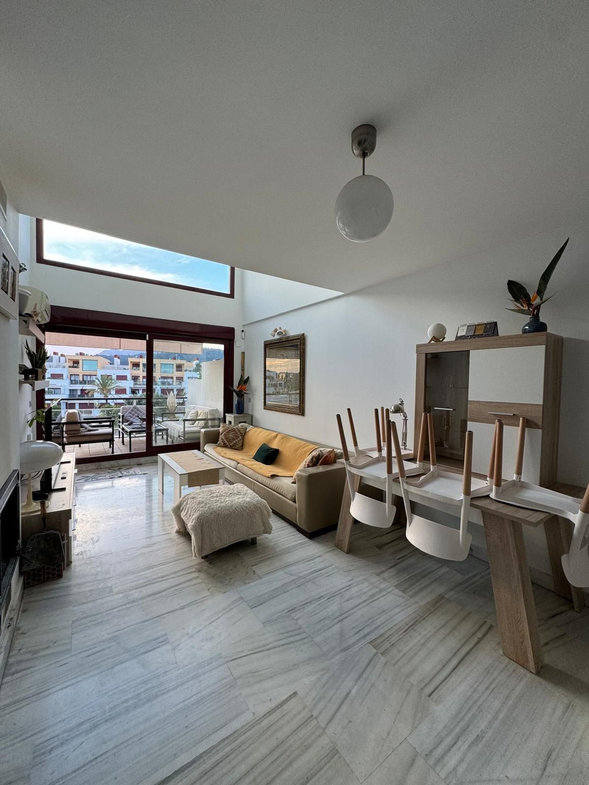 aa3f4922193795290c4d93a53d65e5e7 - 22