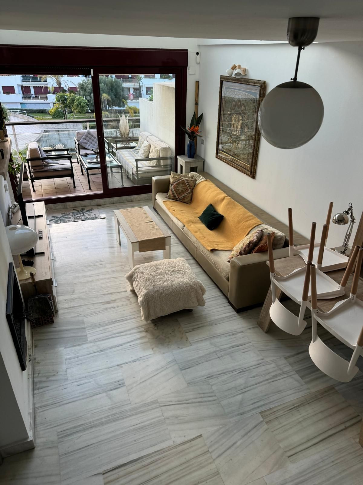 aa3f4922193795290c4d93a53d65e5e7 - 23