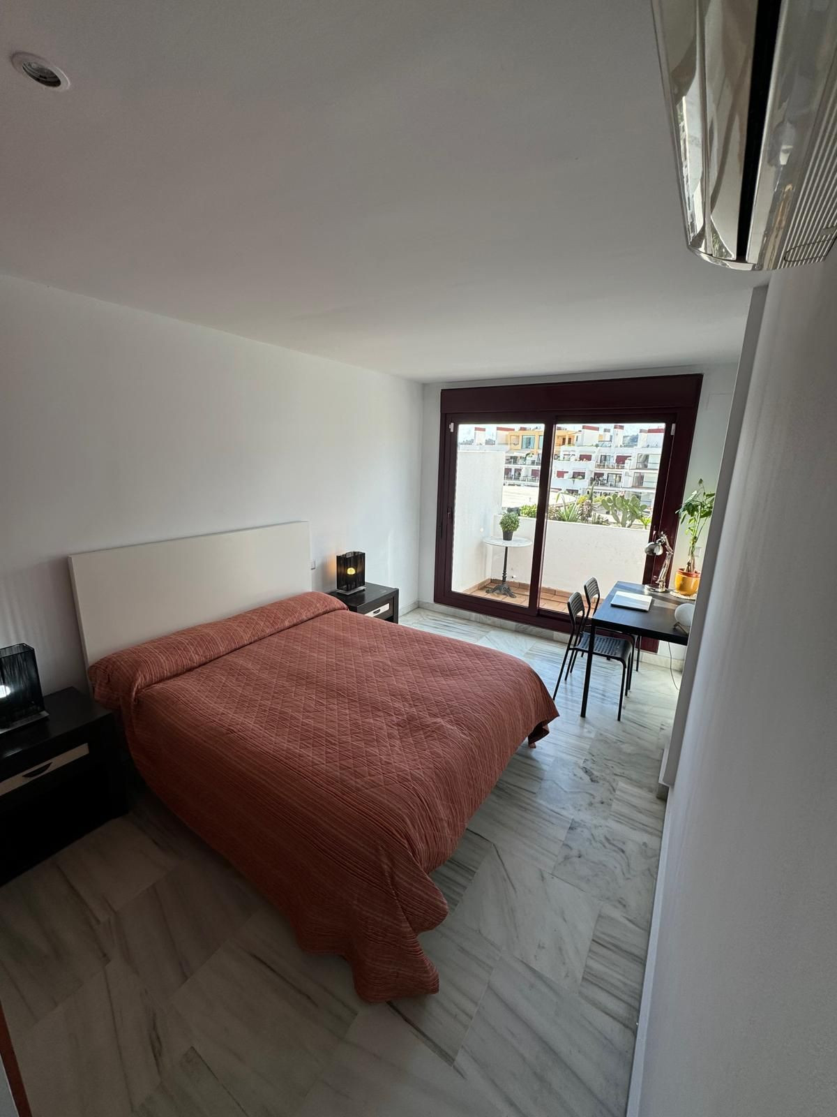 aa3f4922193795290c4d93a53d65e5e7 - 4