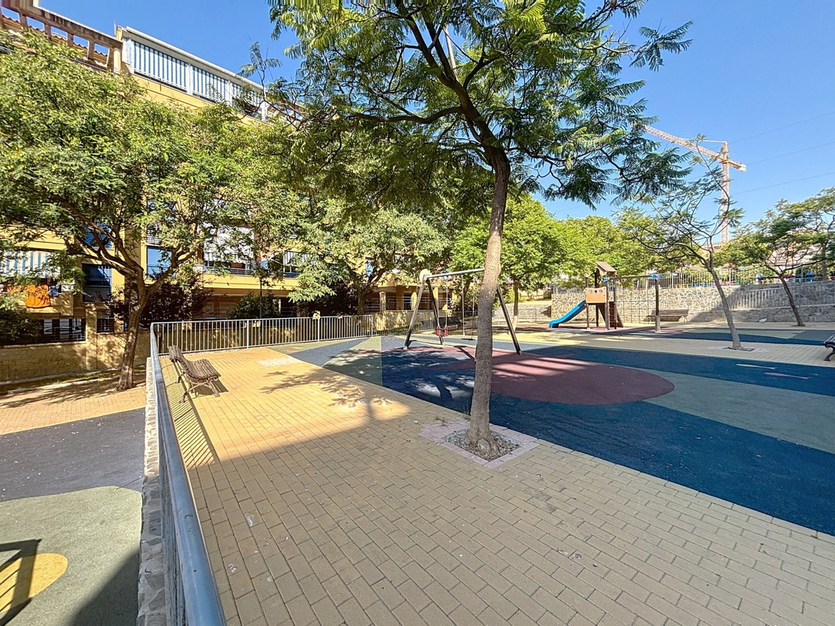 aaf179d7f317780297fad3b3872d0c1b - 1