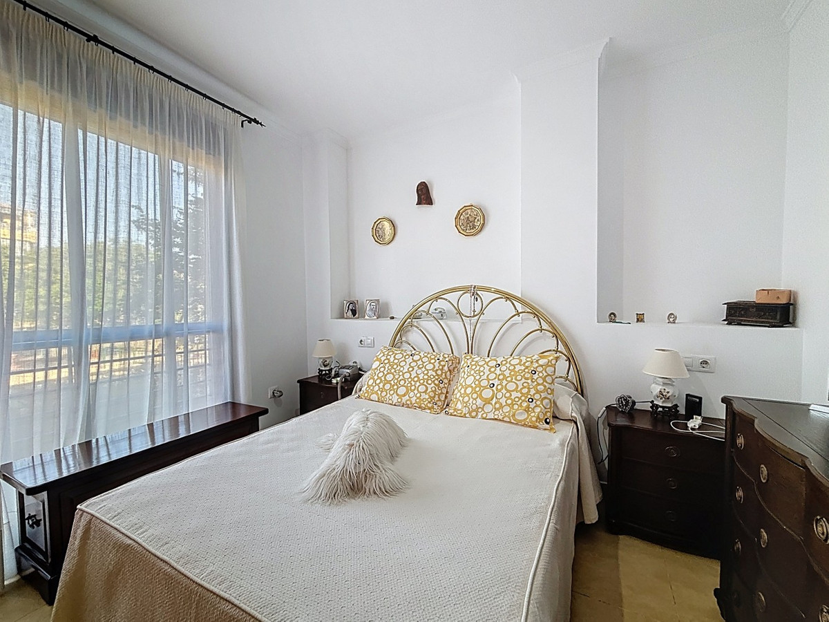 aaf179d7f317780297fad3b3872d0c1b - 16