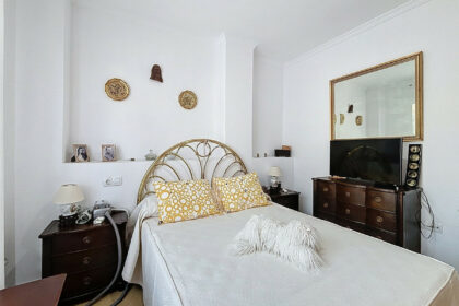 aaf179d7f317780297fad3b3872d0c1b - 17