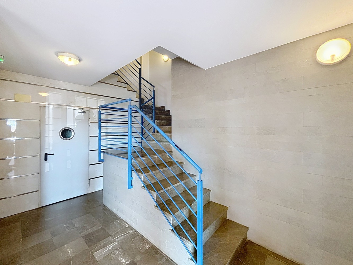 aaf179d7f317780297fad3b3872d0c1b - 24