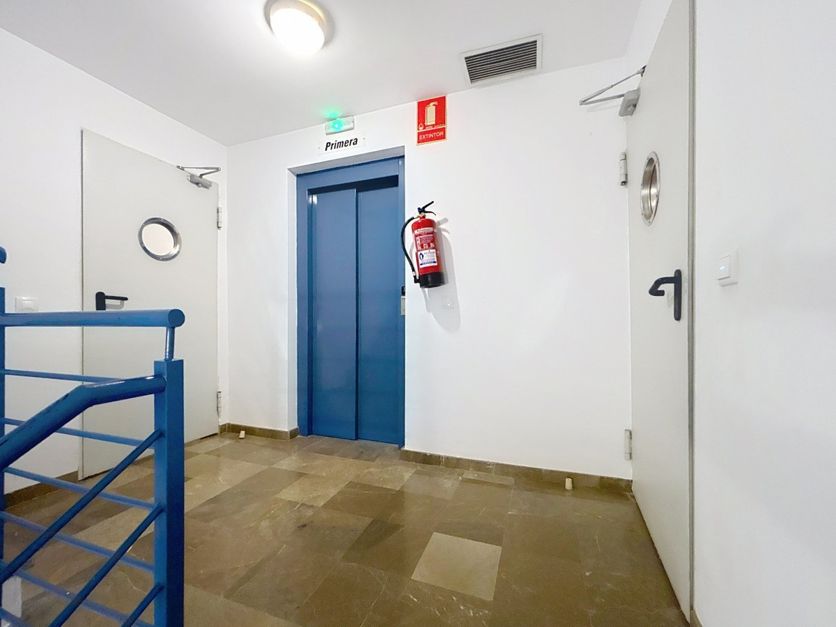 aaf179d7f317780297fad3b3872d0c1b - 25