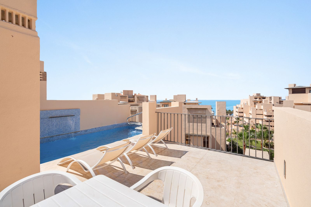 aafe6628320136bf1ab8dee46a4d6c1f - 1