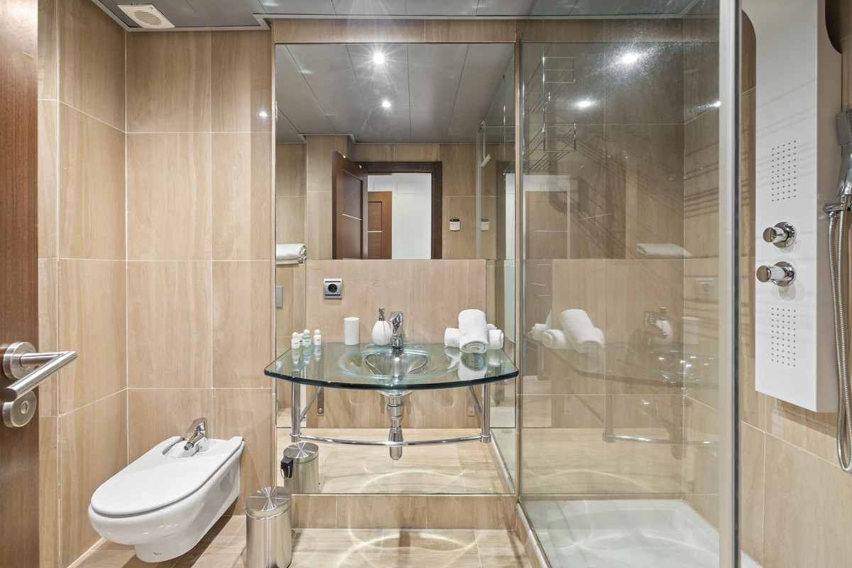 aafe6628320136bf1ab8dee46a4d6c1f - 15