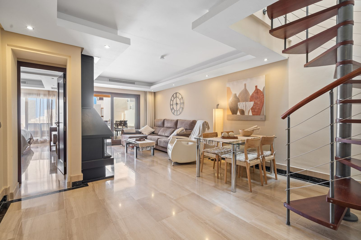 aafe6628320136bf1ab8dee46a4d6c1f - 2