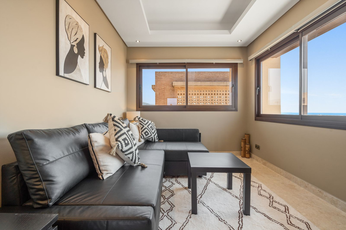 aafe6628320136bf1ab8dee46a4d6c1f - 7