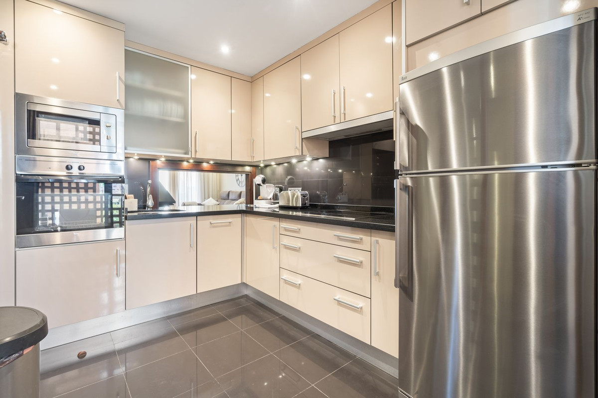 aafe6628320136bf1ab8dee46a4d6c1f - 9