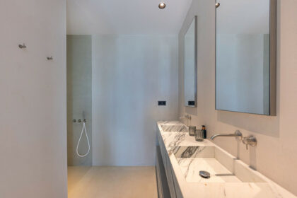 ab1ad56e7297662cdaab56a418a6fe9c - 17