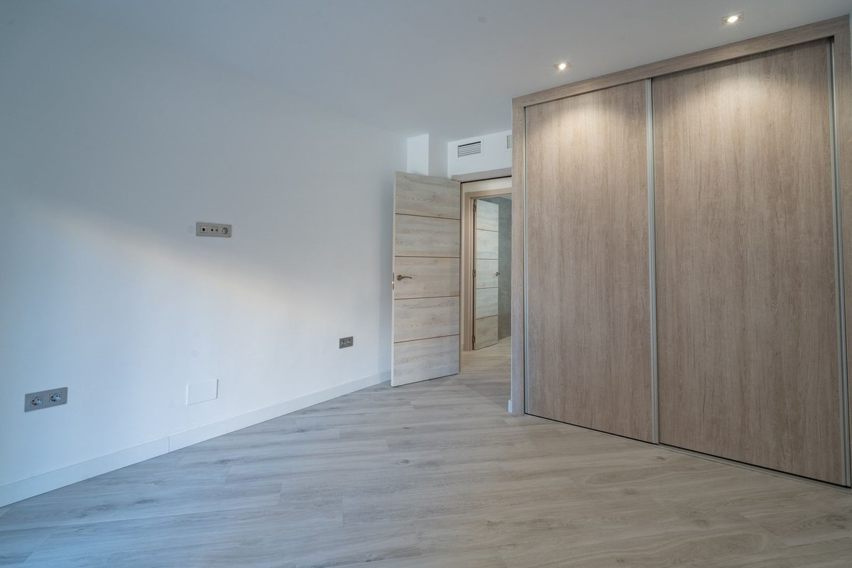 ab4ce514539bb0119e1a7e22e26e399e - 12