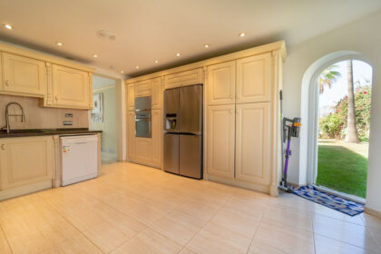 ac62e0d29ff5c74fe0ff91da85612230 - 33