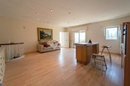 ac62e0d29ff5c74fe0ff91da85612230 - 72