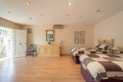 ac62e0d29ff5c74fe0ff91da85612230 - 74